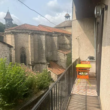 Casa de Férias Maison De Village Au Coeur De *