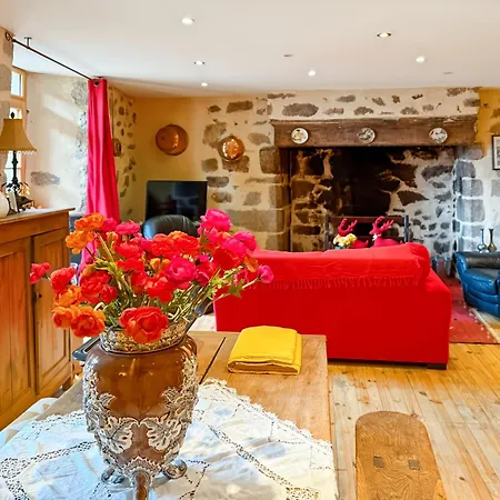 Maison De Village Au Coeur De Laroquebrou