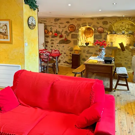 Casa de Férias Maison De Village Au Coeur De