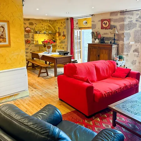 Maison De Village Au Coeur De Laroquebrou