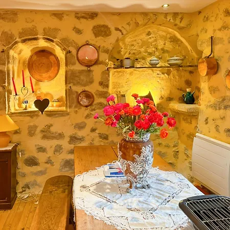 Casa de Férias Maison De Village Au Coeur De *